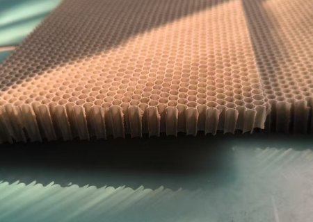 Architectural Composites: Selecting the Right Plastic Honeycomb Core for Construction